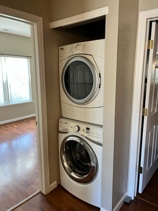 Building Photo - 5225 White Willow Dr