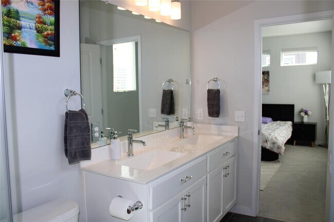 Building Photo - 15109 Casbah Dr