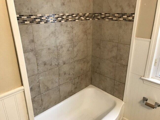 Building Photo - 18308 Edinboro Ave