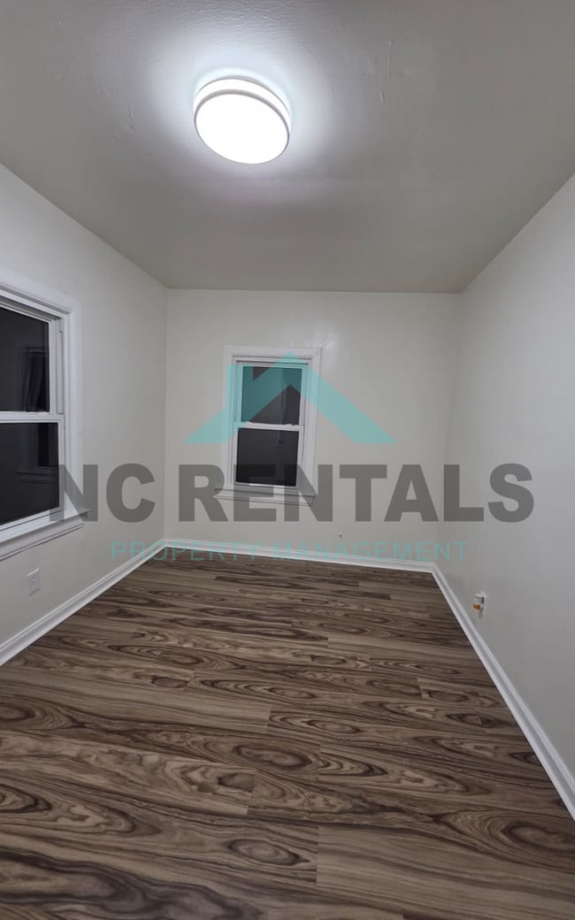 Building Photo - 1302 Cypress St