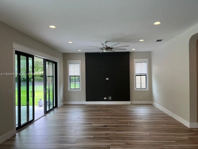 Building Photo - 9140 Meridian Dr E