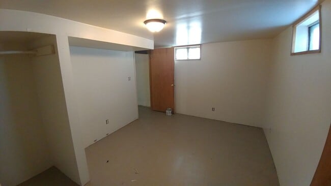 Building Photo - 3 Bedroom 1 Bath Adorable Cape Cod