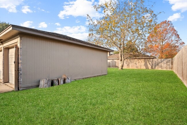 Building Photo - 9302 Claridge Dr