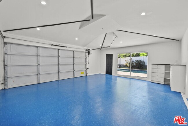 Building Photo - 4825 San Feliciano Dr