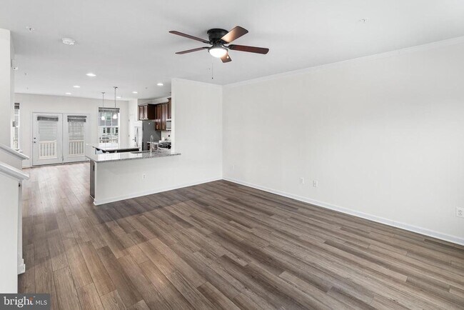 Building Photo - 6202 Davinci St