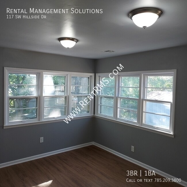 Building Photo - 117 SW Hillside Dr