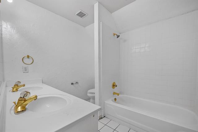 Building Photo - 305 Brazil Dr