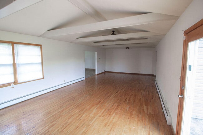 Building Photo - 1303 E Smiley Ln