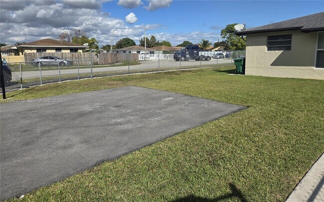 Building Photo - 18815 SW 113th Ct