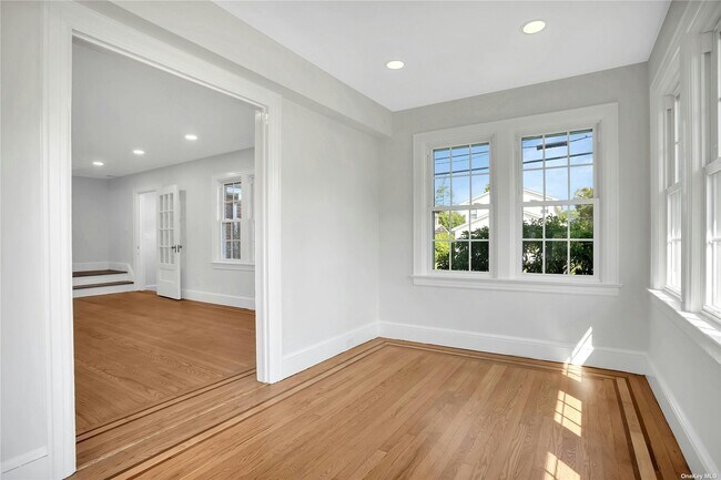 Building Photo - 92 Hillside Ave