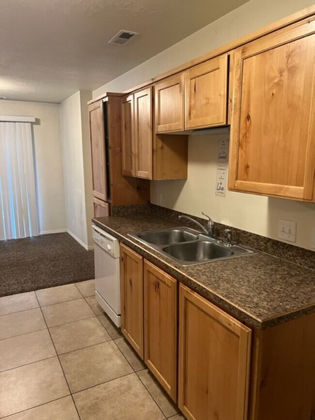 Building Photo - 4642 S 1900 W