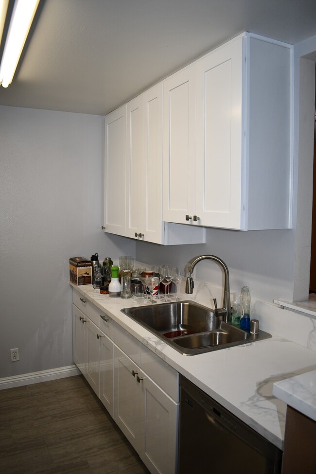 Building Photo - 15455 Sherman Way