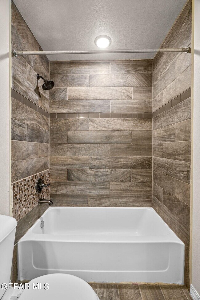 Building Photo - 7877 Enchanted View Dr