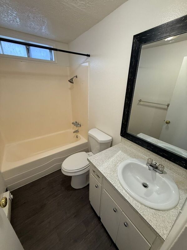 Building Photo - 3870 Iberis St NE