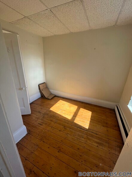 Building Photo - 183 Harvard St