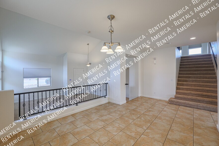 Building Photo - 654 E Sipapu Dr