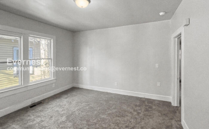 Building Photo - 3920 39th Ave N