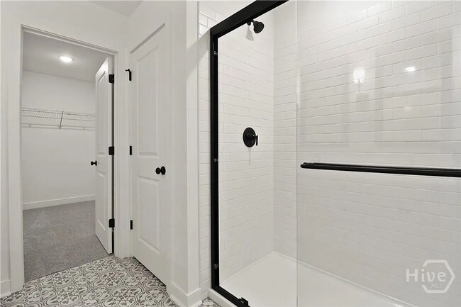 Building Photo - Beautiful 5-Bedroom, 3-Bath Home in Bloomi...