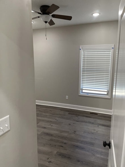 Building Photo - 9970 W Green Cemetery Rd