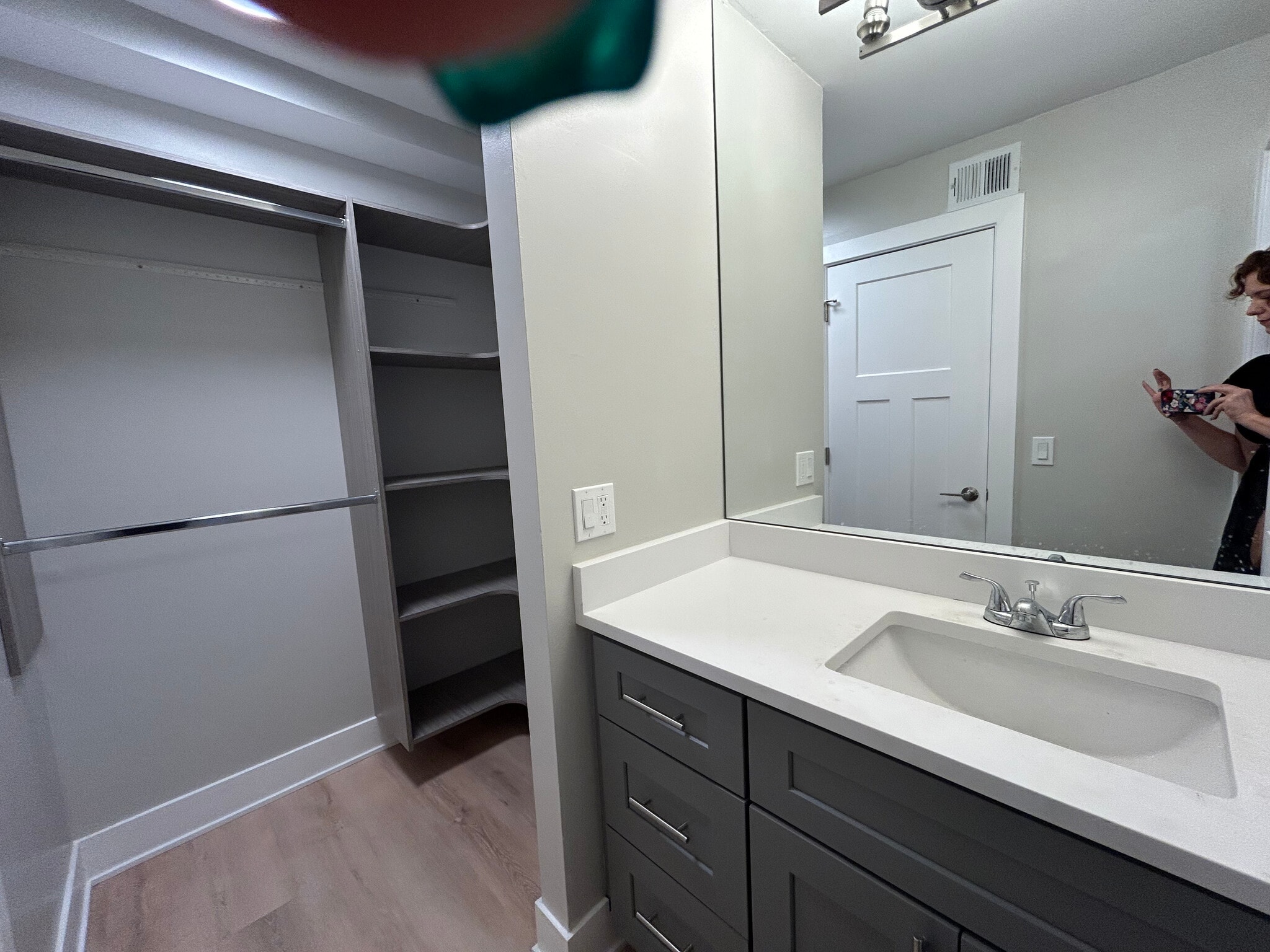 Building Photo - 1214 N La Salle Dr