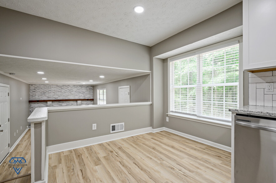 Building Photo - 4400 Chartley Ln