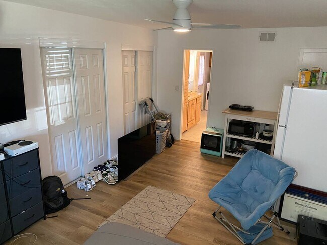 Building Photo - 5029 Douglas Ln