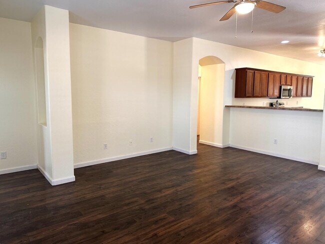Building Photo - 11642 W Mountain View Dr
