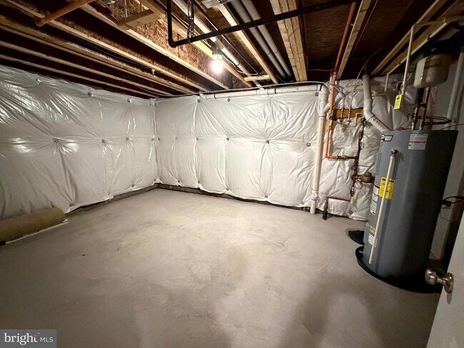 Building Photo - 461 Hanson St