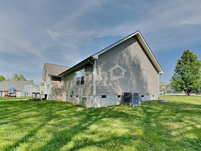 Building Photo - 5412 Singh Ln