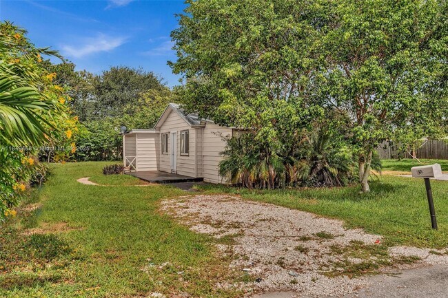 Building Photo - 520 NW 60th Way