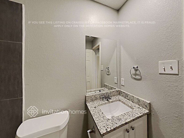 Building Photo - 2036 Pheasant Dr