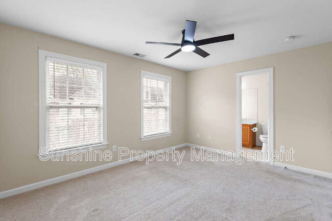 Building Photo - 914 Orapax St