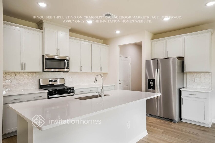 Building Photo - 583 White Birch Ln