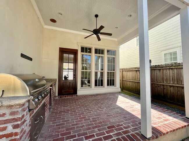 Building Photo - Beautiful Home in Rouzan of Southdowns neighborhood!