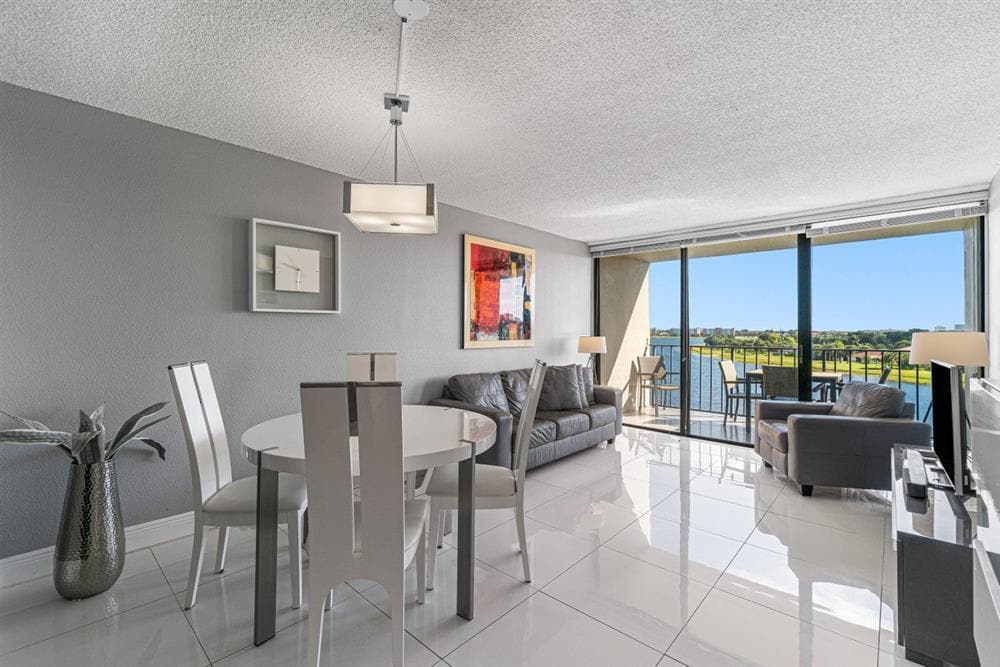 Building Photo - 1830 Embassy Dr