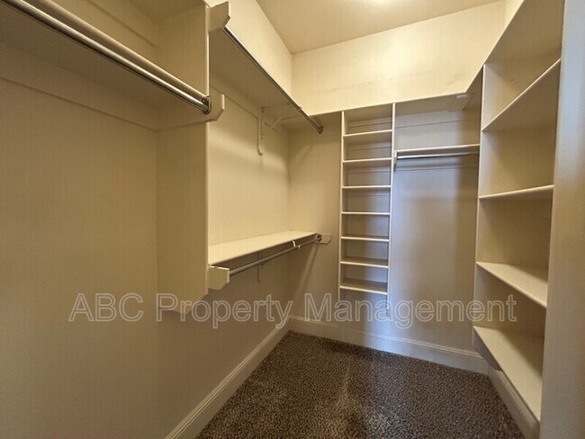 Building Photo - 1607 Park St