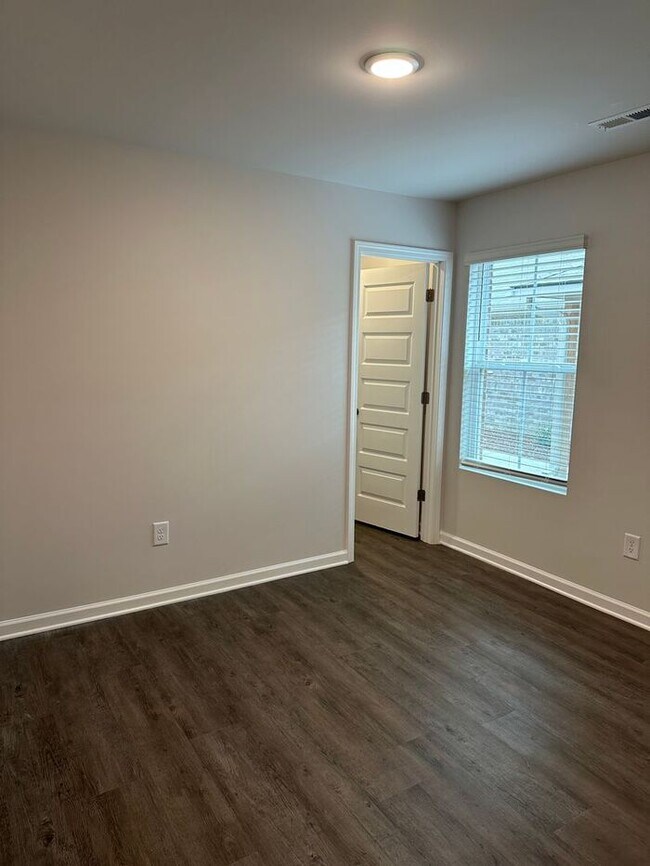 Building Photo - Available Now! Spacious 4-Bedroom, 2-Bath Home in Kilpatrick Landing