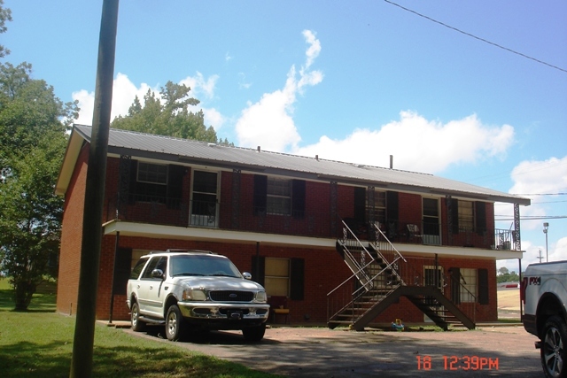 Primary Photo - 105 Walnut St