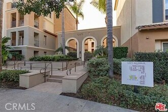 Building Photo - 12975 Agustin Pl