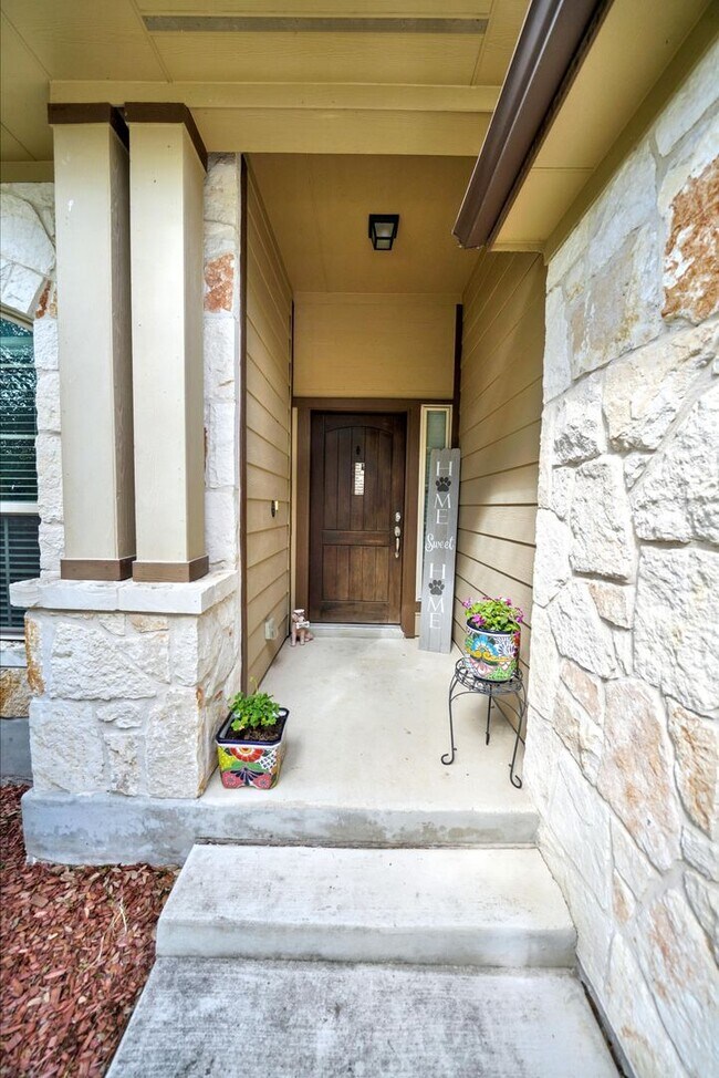 Building Photo - Stunning 3-Bedroom Home with Office in Charleston Parke, Cibolo - Realtor Commission offered: $500