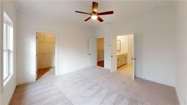 Building Photo - 141 Basil St