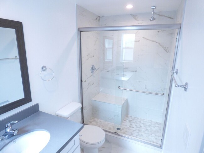 Building Photo - 1258 N Hobart Blvd