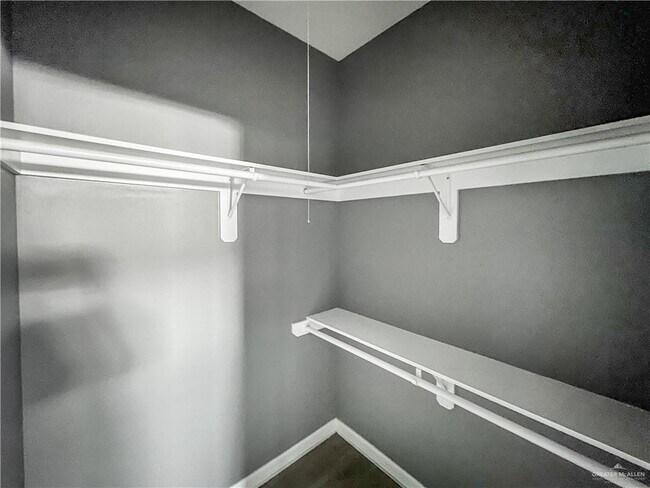 Building Photo - 19 Nightingale Ct