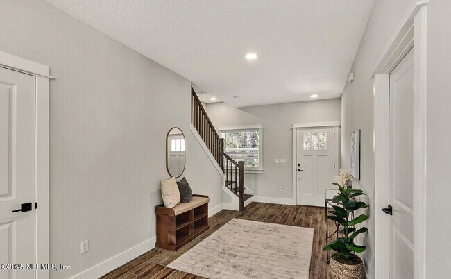 Building Photo - 1328 6th Ave N