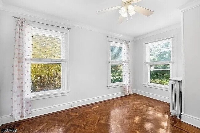 Building Photo - 510 Center St