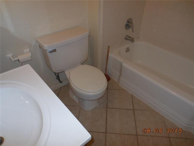 Building Photo - 1005 Cedar Dr