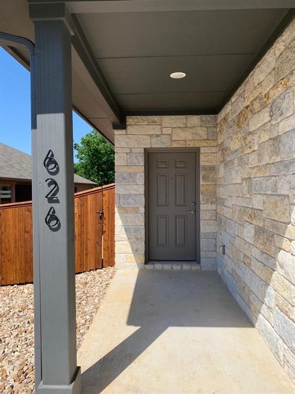 Primary Photo - 626 Parkline Dr