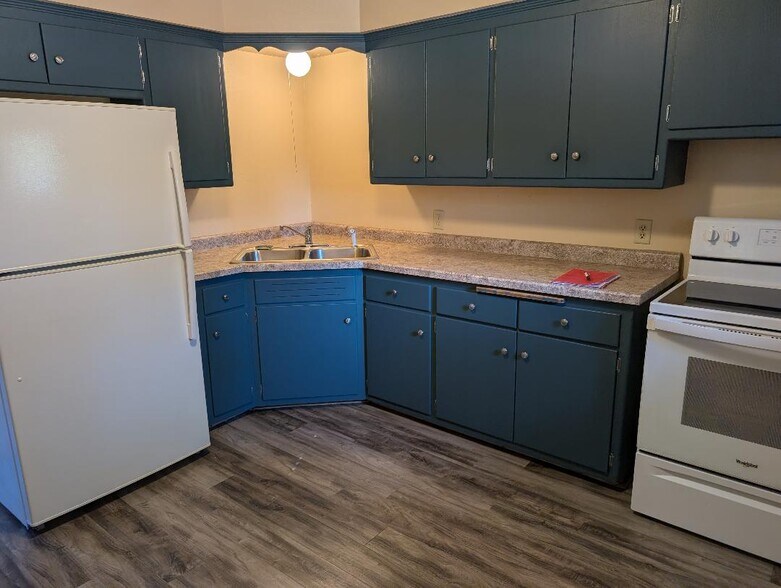 Updated Kitchen - 2123 S 108th St