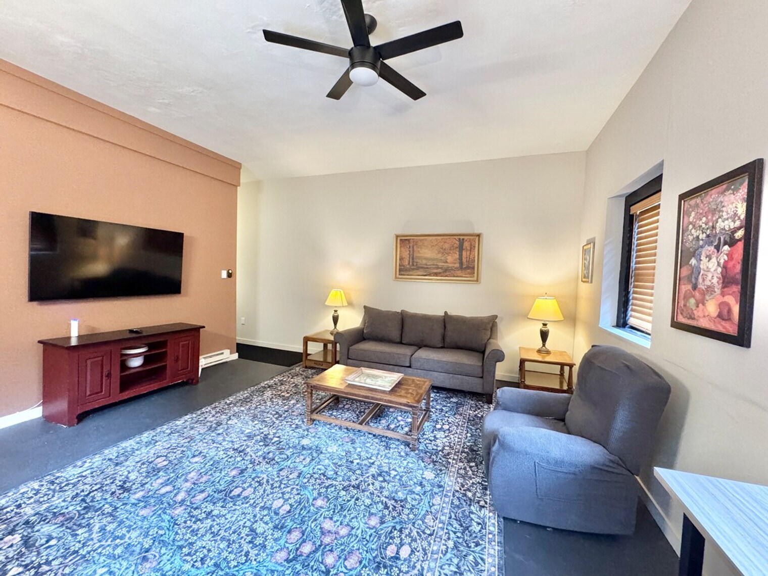 Building Photo - 2632 Wellington Rd