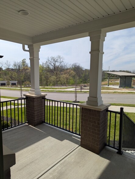 Front Porch Park View - 5689 Ohio Trl
